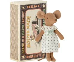 Maileg Grote Zus In Pyama, Muis In Luciferdoosje