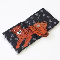 Wee Gallery Knisperboekje, Peekaboo Jungle