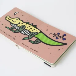 Wee Gallery Voelboekje, Scales