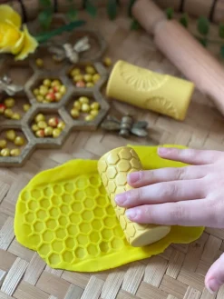 Yellow Door - Garden Bugs Kleirollers